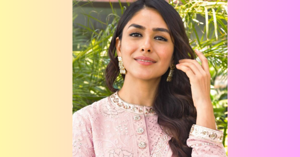 Mrunal Thakur south movies-Mrunal Thakur pics-Mrunal Thakur off white saree-Mrunal Thakur movies-Mrunal Thakur bollywood movies-Mrunal Thakur-मृणाल ठाकुर-मृणाल ठाकुर की आने वाली फिल्में-मृणाल ठाकुर परिवार-मराठी अभिनेत्री