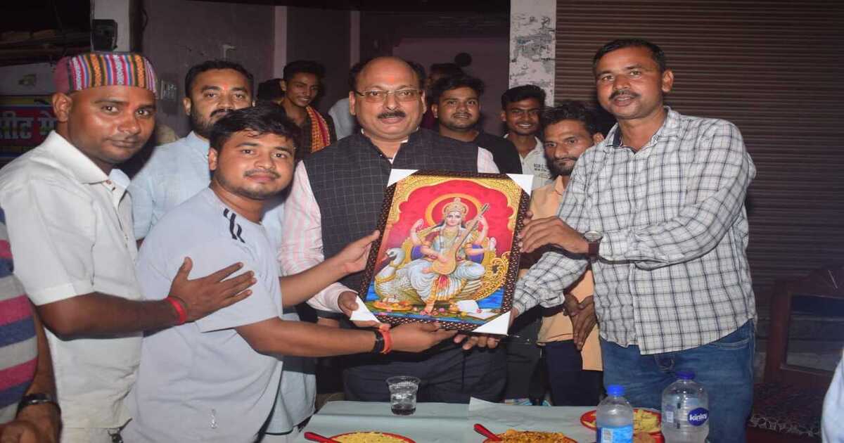 Virendra Singh Vats-State Information Commissioner-Amrish Mishra-Karoudi Kala-Sharda Library-Dharmendra Jaiswal-BJP leaders-Social Worker-Karanudi Kala-Karaudi Kala