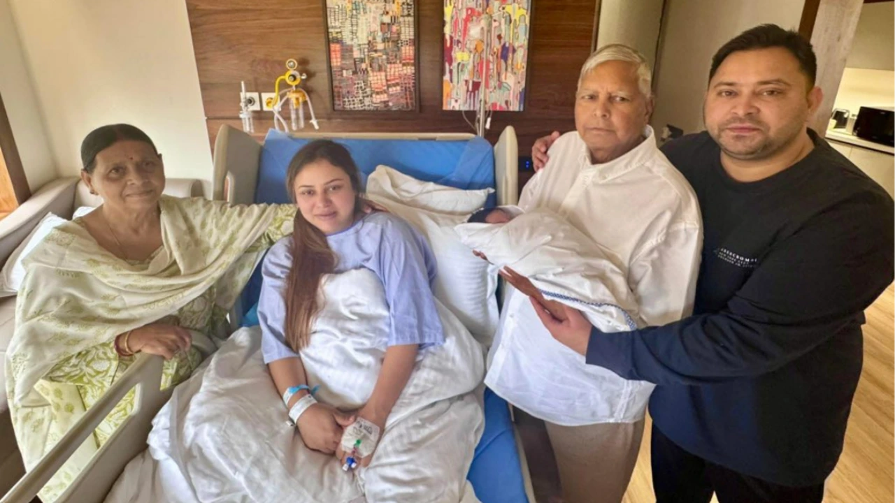 IRCTC Scam Lalu Prasad Yadav Rabri Devi Tejashwi Yadav Rouse Avenue Court Bihar Assembly Election आईआरसीटीसी घोटाला लालू प्रसाद यादव राबड़ी देवी तेजस्वी यादव राउज एवेन्यू कोर्ट बिहार विधानसभा चुनाव