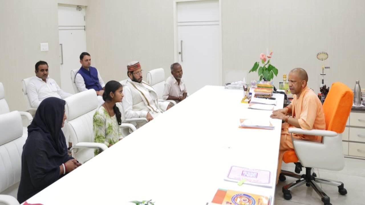 hariom balmiki , हरिओम बाल्मीकि , raebareli , yogi govt